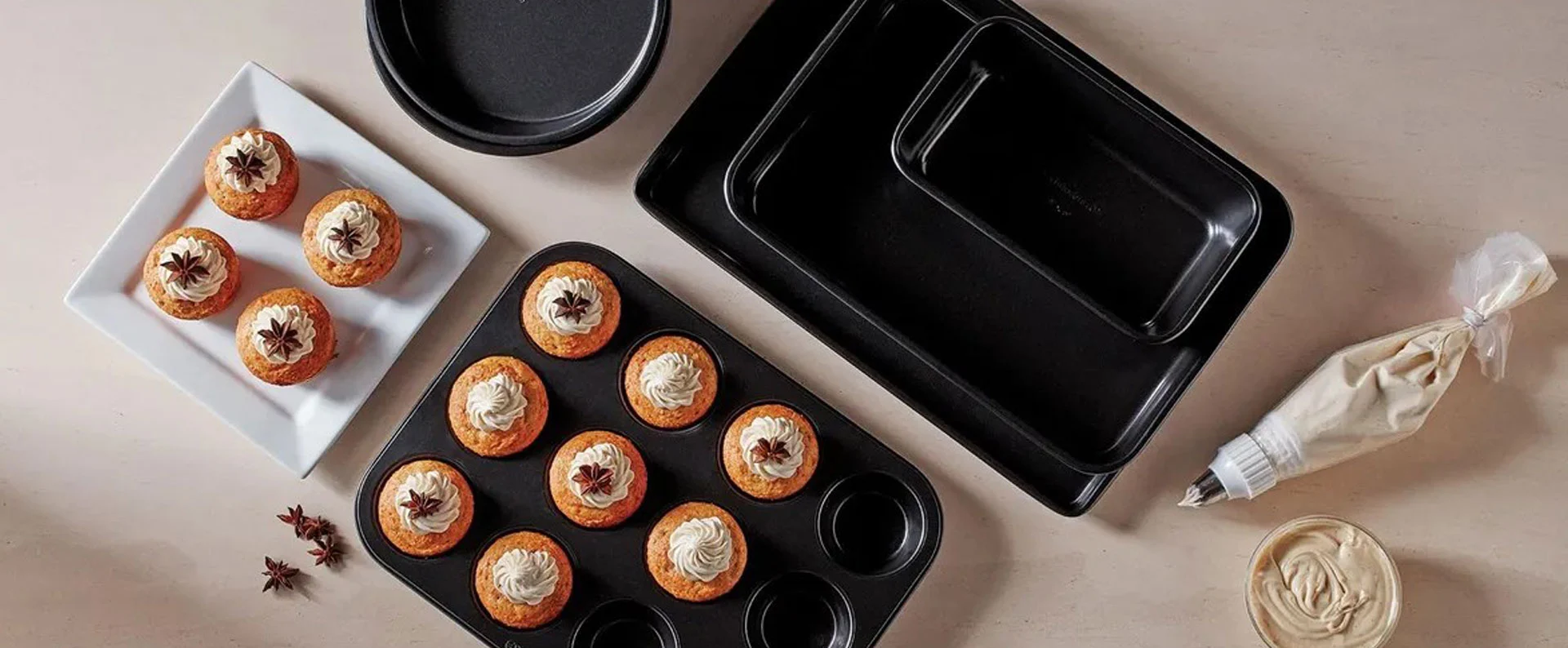 Customized cake pans sale