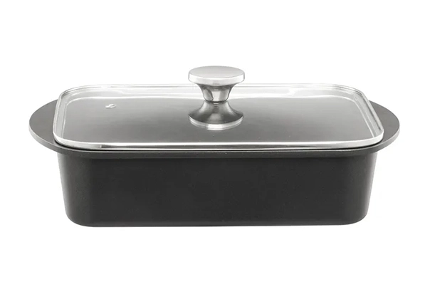 baking dish with lid