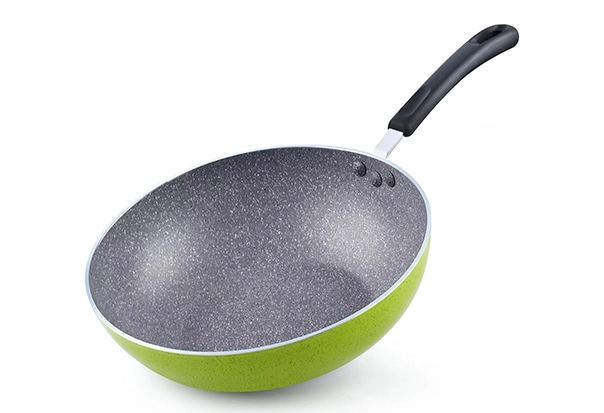 green wok pan
