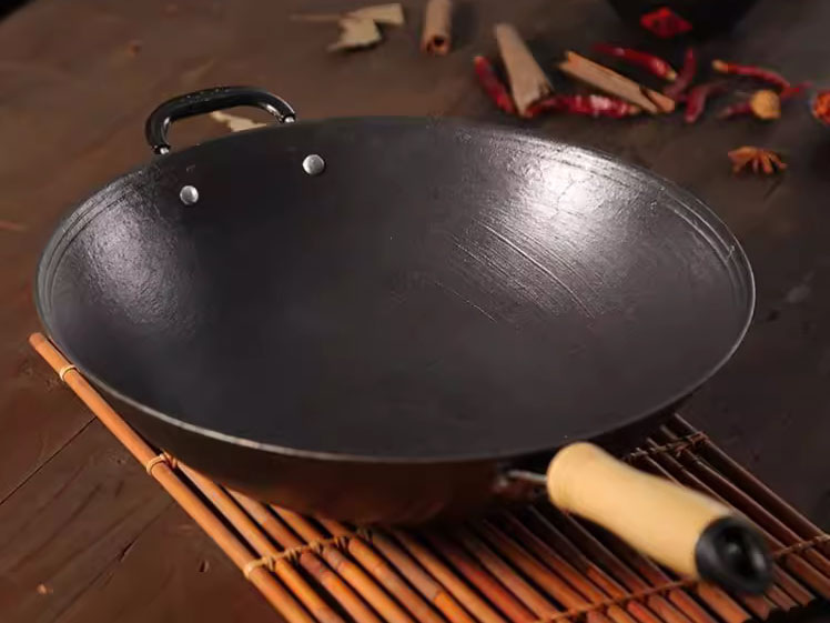 Traditional-cast-iron-pans.jpg